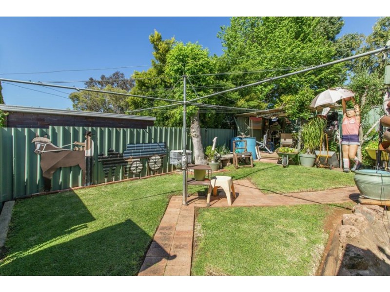 84 Stanley Street, Kooringal NSW 2650