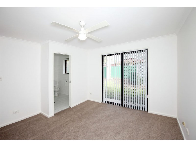 22 Maple Road, Lake Albert NSW 2650