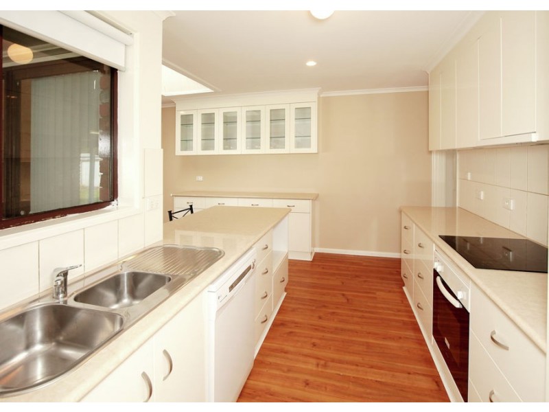 22 Maple Road, Lake Albert NSW 2650