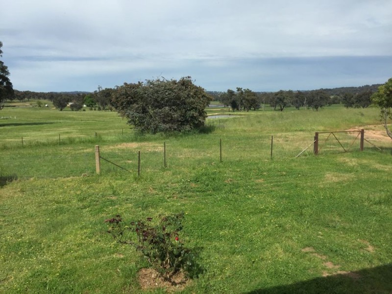 34 Centenary Avenue, Tarcutta NSW 2652