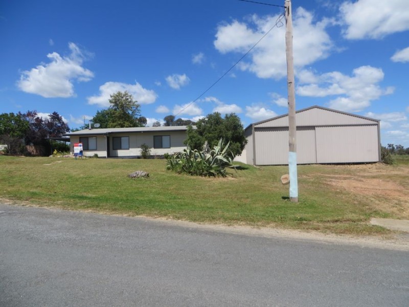 34 Centenary Avenue, Tarcutta NSW 2652