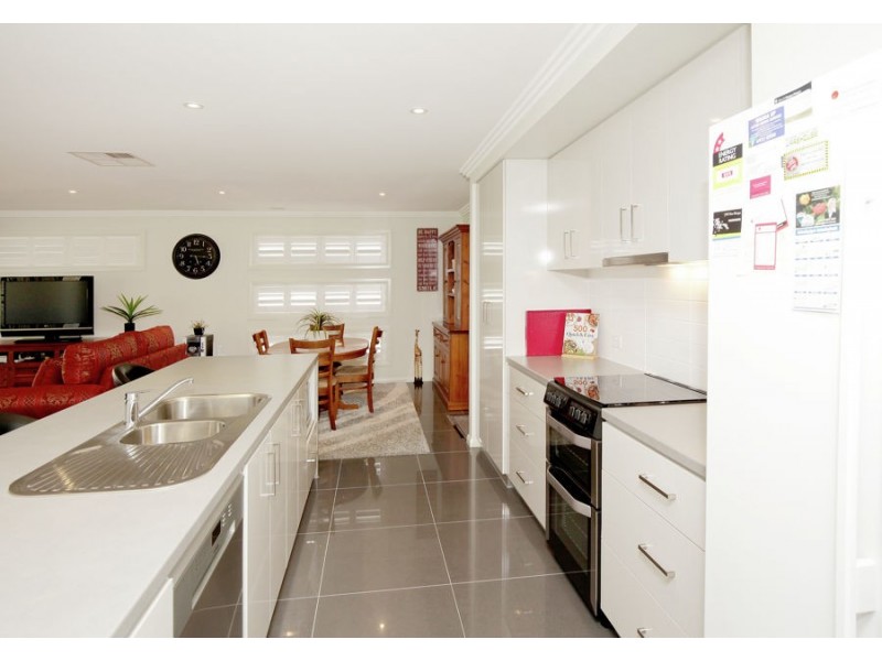 79 Strickland Drive, Boorooma NSW 2650