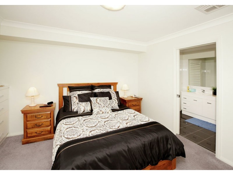 79 Strickland Drive, Boorooma NSW 2650