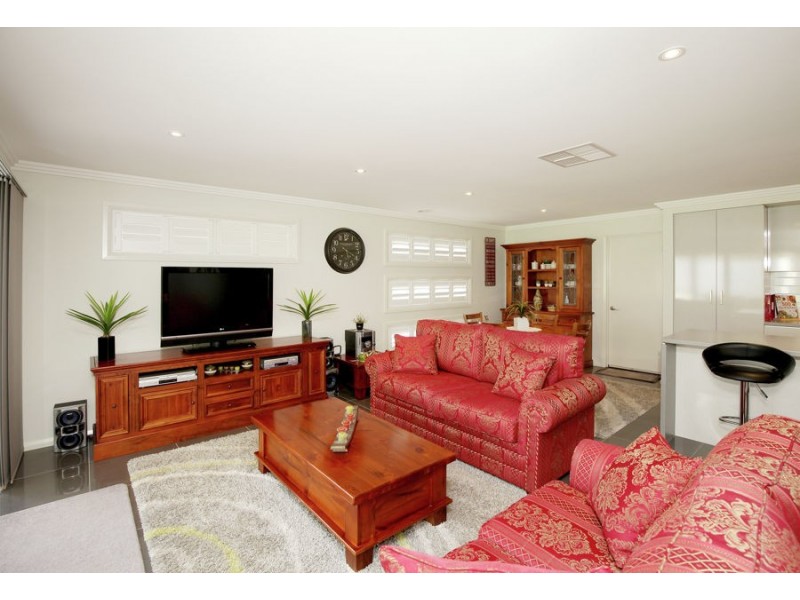 79 Strickland Drive, Boorooma NSW 2650