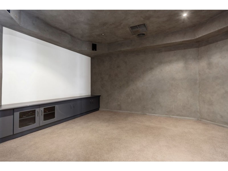 42 Simkin Crescent, Kooringal NSW 2650