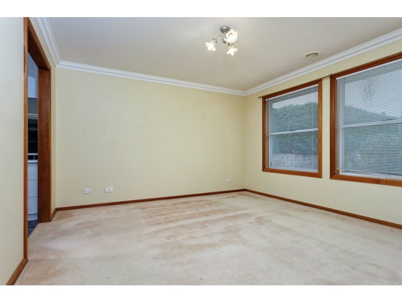 42 Simkin Crescent, Kooringal NSW 2650