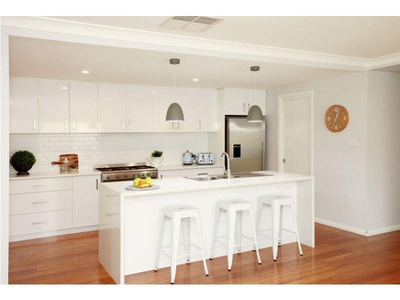 19 Cootamundra Boulevarde, Estella NSW 2650