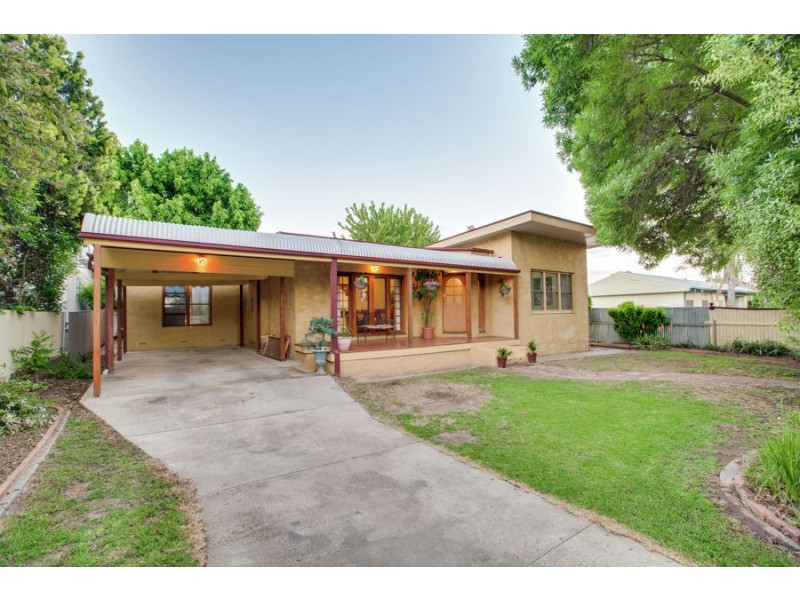 566 Kooringal Road, Kooringal NSW 2650