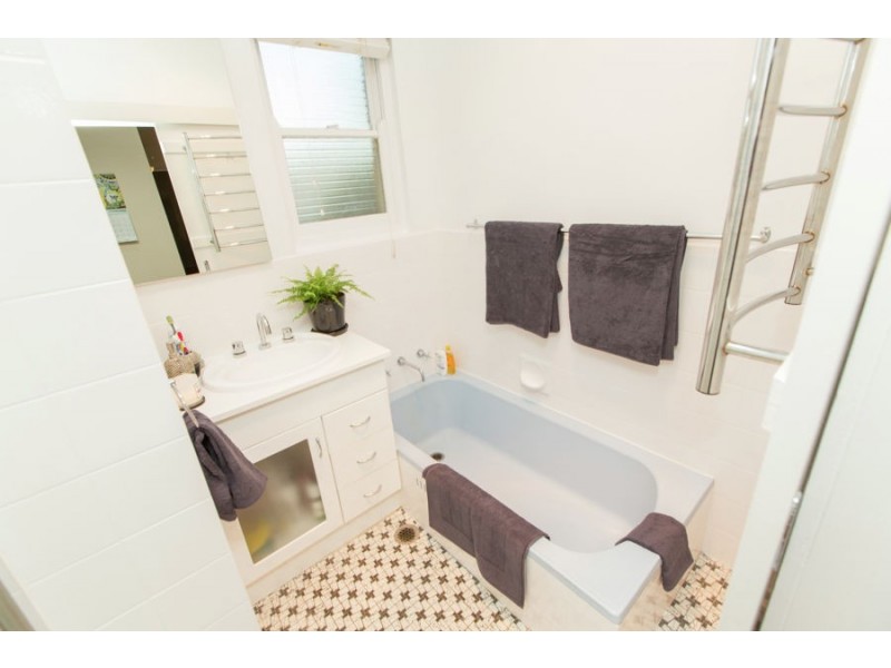 566 Kooringal Road, Kooringal NSW 2650