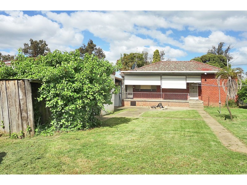 220 Bourke Street, Tolland NSW 2650
