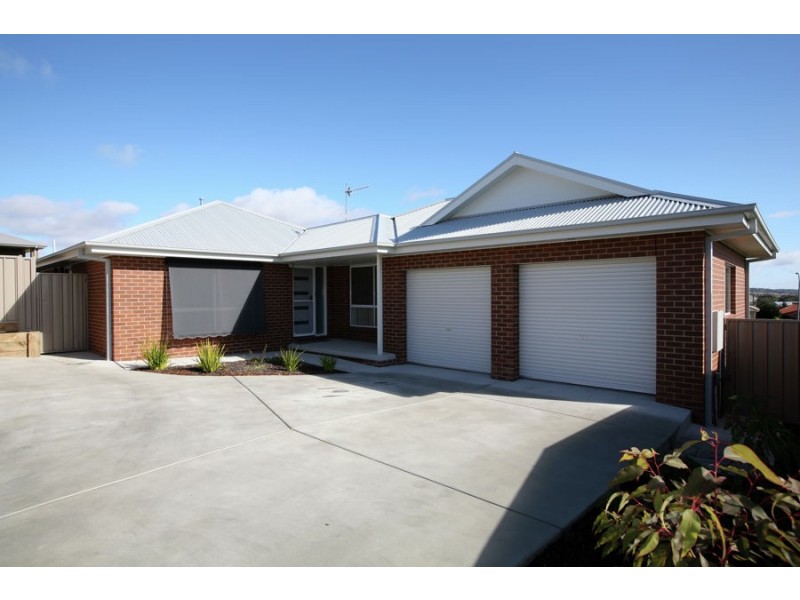 1 & 2/10 Osterley Street, Bourkelands NSW 2650