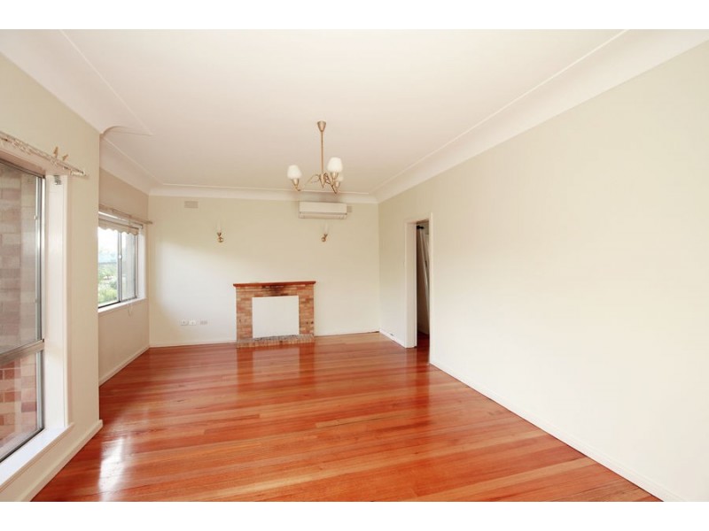 1 Mark Avenue, Tolland NSW 2650