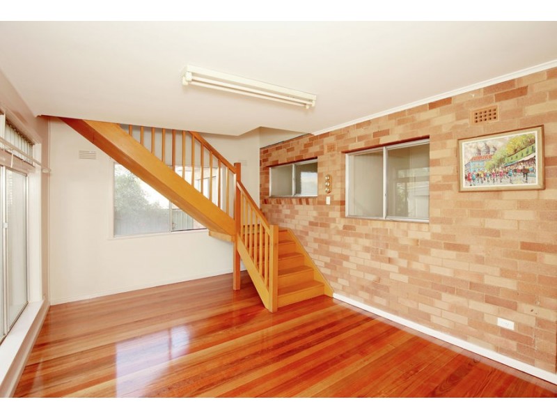 1 Mark Avenue, Tolland NSW 2650