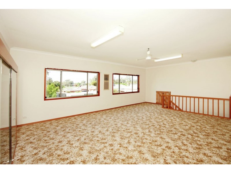 1 Mark Avenue, Tolland NSW 2650