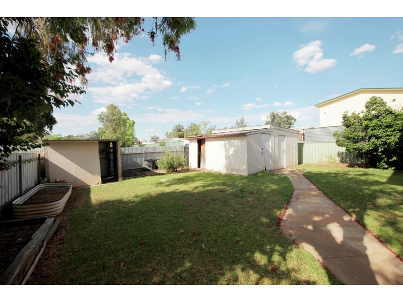 1 Mark Avenue, Tolland NSW 2650