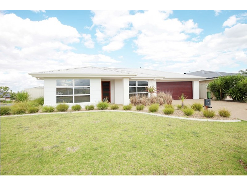 17 Alma Crescent, Estella NSW 2650