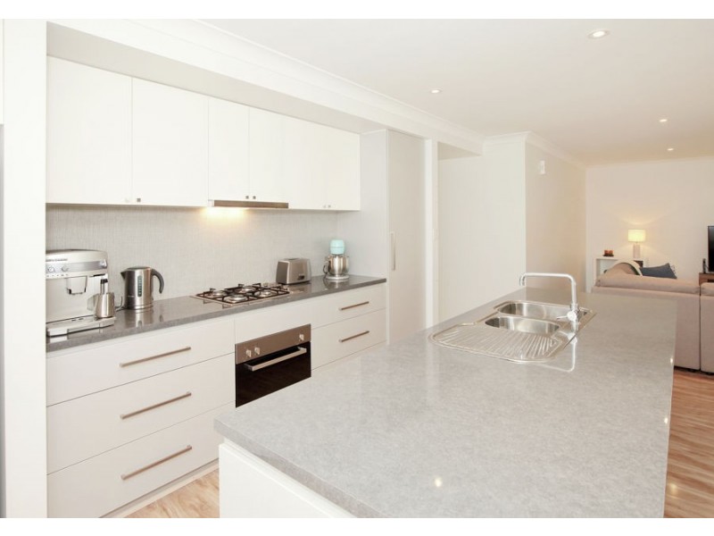 17 Alma Crescent, Estella NSW 2650