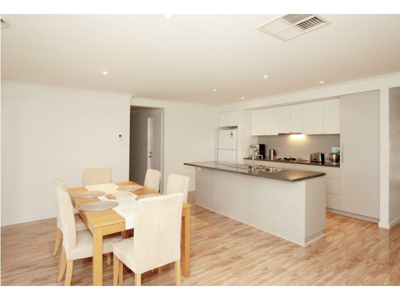 17 Alma Crescent, Estella NSW 2650