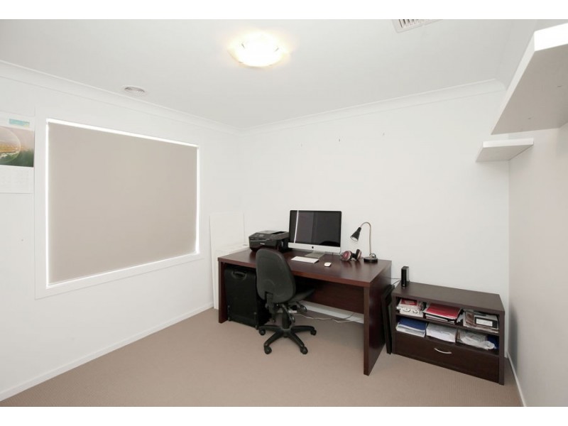 17 Alma Crescent, Estella NSW 2650