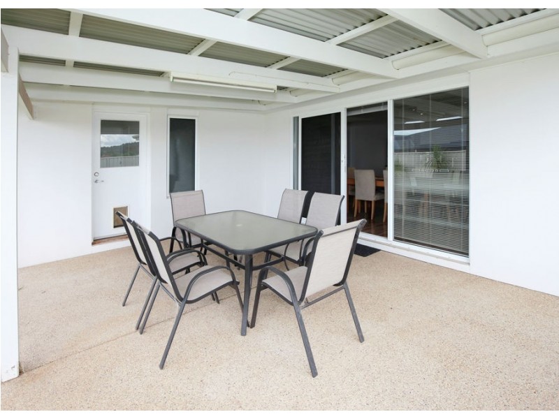 17 Alma Crescent, Estella NSW 2650