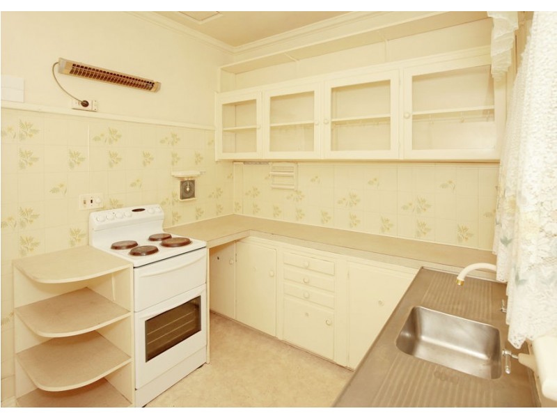 18 Blamey Street, Turvey Park NSW 2650