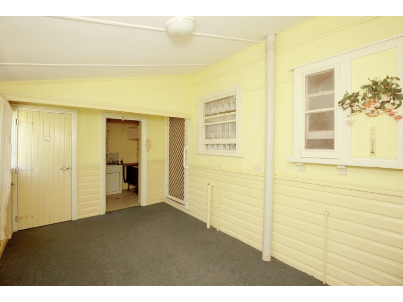 18 Blamey Street, Turvey Park NSW 2650