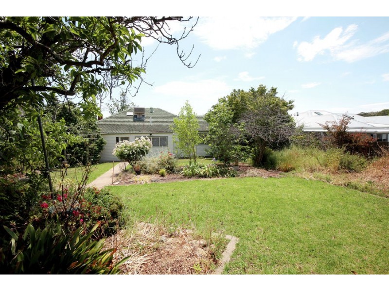 18 Blamey Street, Turvey Park NSW 2650