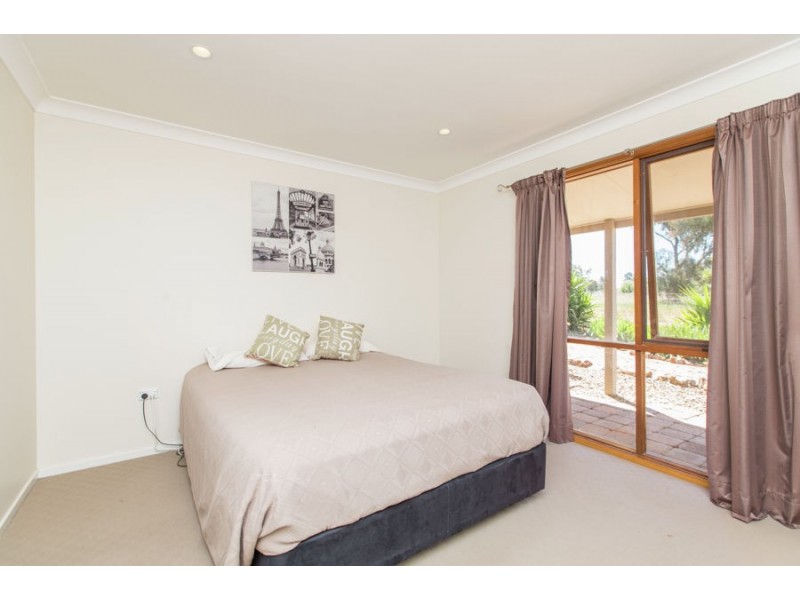 104 Wattle Lane, Coolamon NSW 2701