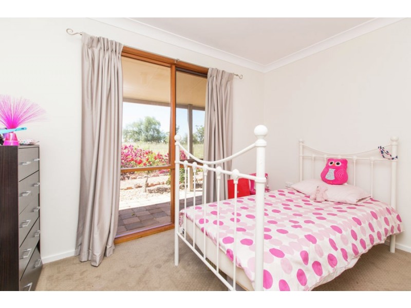 104 Wattle Lane, Coolamon NSW 2701