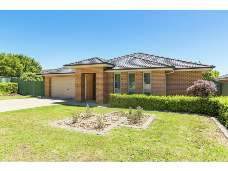 9 Protea Place, Forest Hill NSW 2651