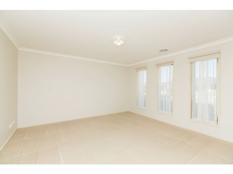 9 Protea Place, Forest Hill NSW 2651