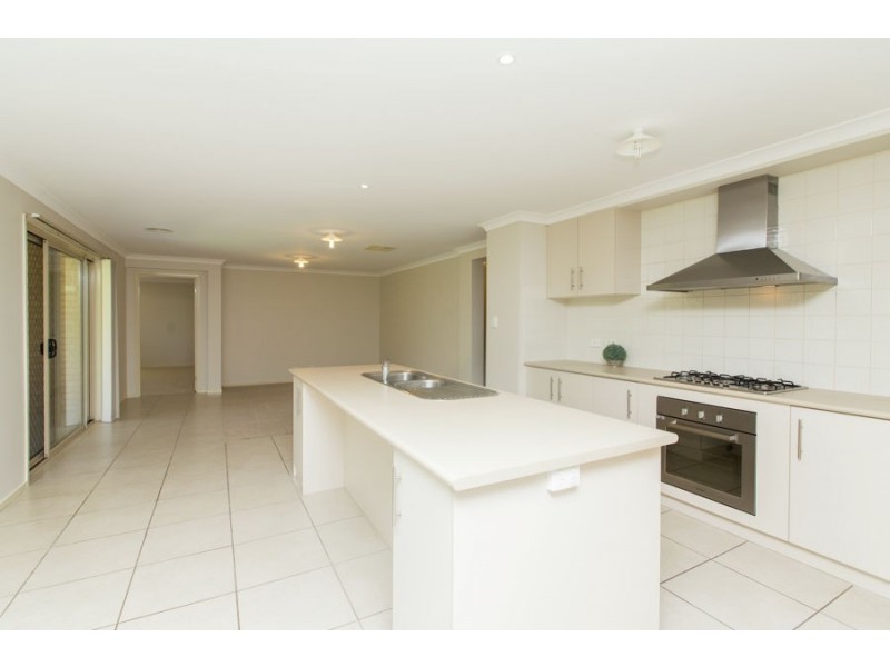 9 Protea Place, Forest Hill NSW 2651