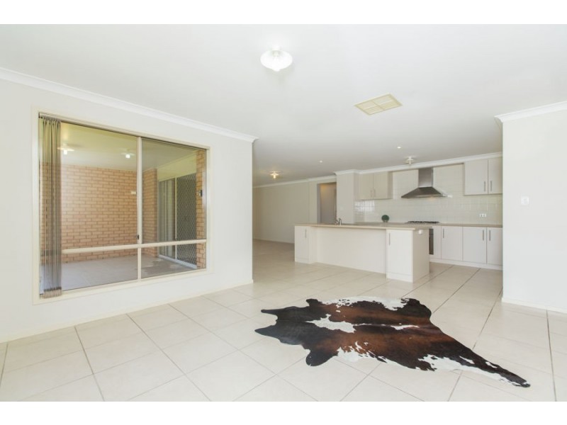 9 Protea Place, Forest Hill NSW 2651