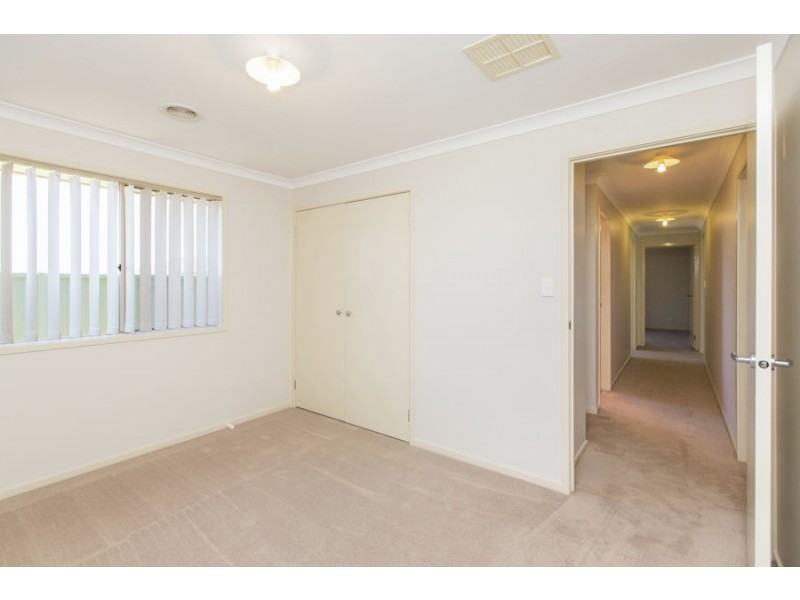 9 Protea Place, Forest Hill NSW 2651