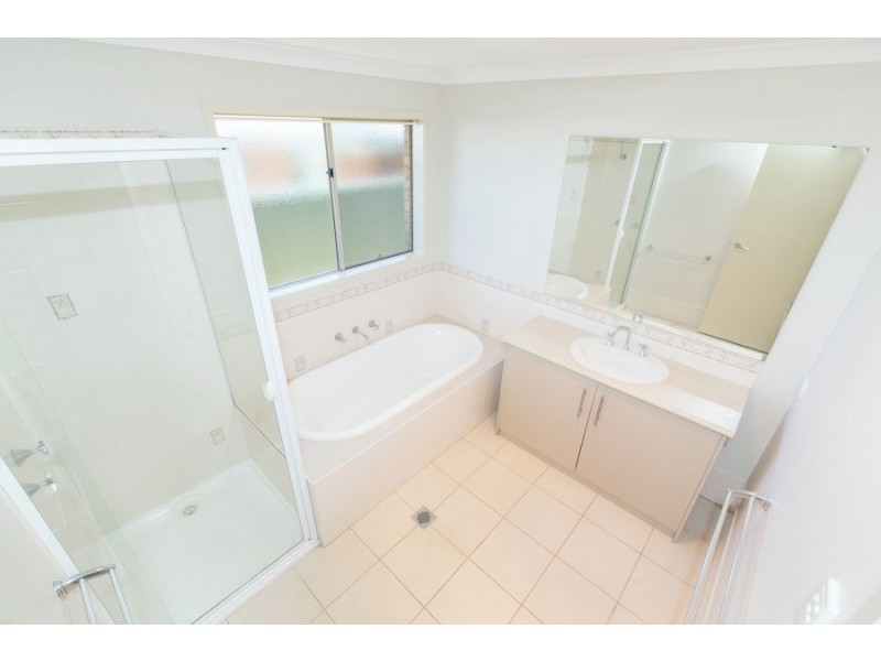 9 Protea Place, Forest Hill NSW 2651