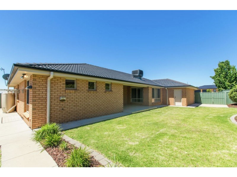 9 Protea Place, Forest Hill NSW 2651