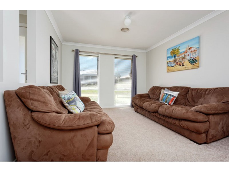 3 St Paul’s Place, Gobbagombalin NSW 2650