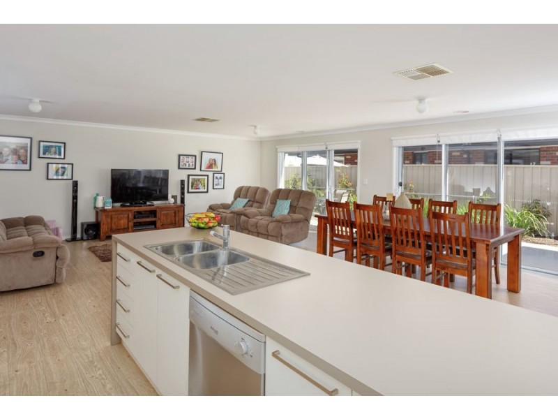 3 St Paul’s Place, Gobbagombalin NSW 2650