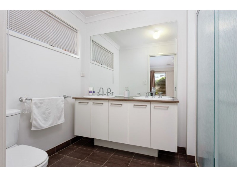 3 St Paul’s Place, Gobbagombalin NSW 2650