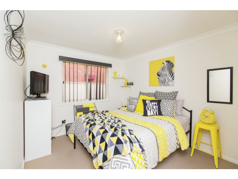 4 Delvin Place, Kooringal NSW 2650