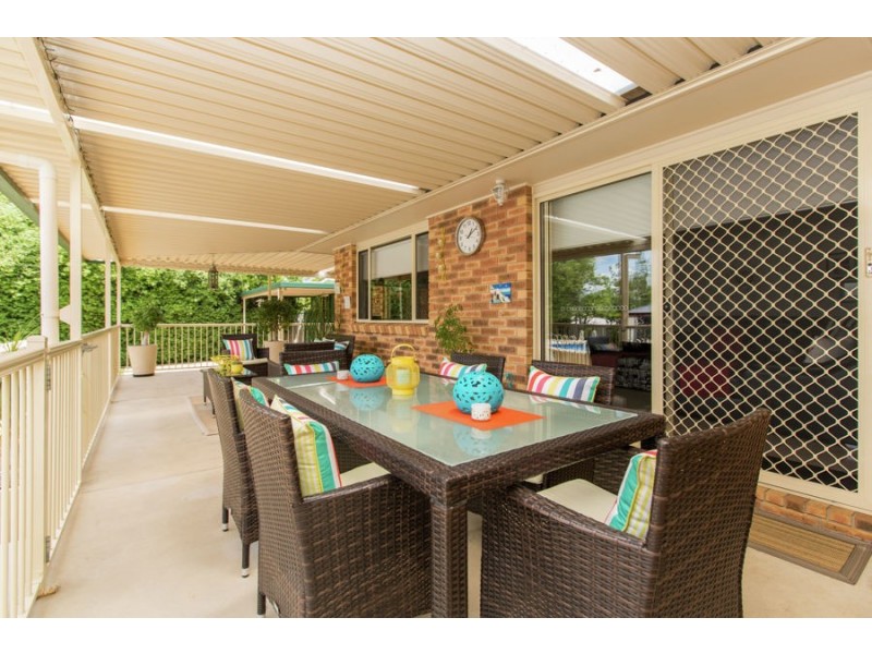 4 Delvin Place, Kooringal NSW 2650