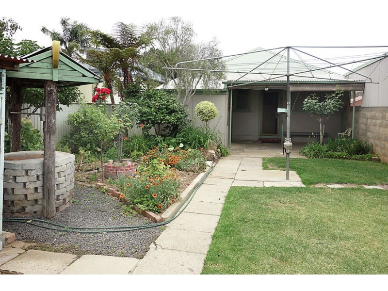 66 Hardy Avenue, Wagga Wagga NSW 2650
