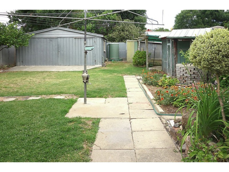 66 Hardy Avenue, Wagga Wagga NSW 2650