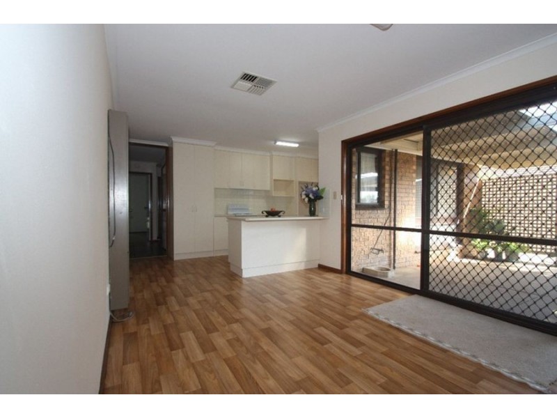25 Main Street, Lake Albert NSW 2650