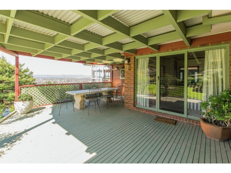 4 Loru Close, Kooringal NSW 2650