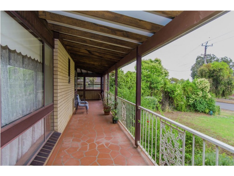16 Temerloh Avenue, Tolland NSW 2650