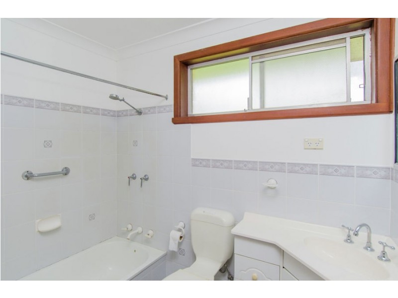 16 Temerloh Avenue, Tolland NSW 2650