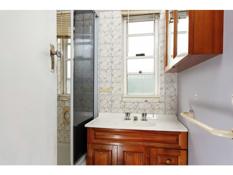 91 Bolger Avenue, Mount Austin NSW 2650