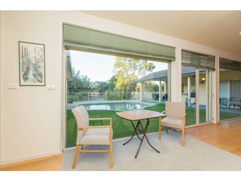 29 Lakehaven Drive, Lake Albert NSW 2650
