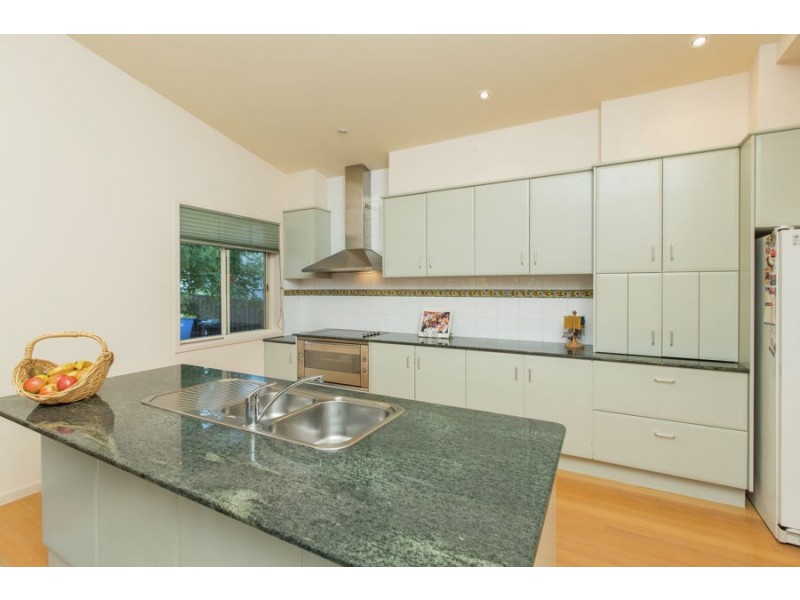 29 Lakehaven Drive, Lake Albert NSW 2650